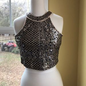 Sequin crop